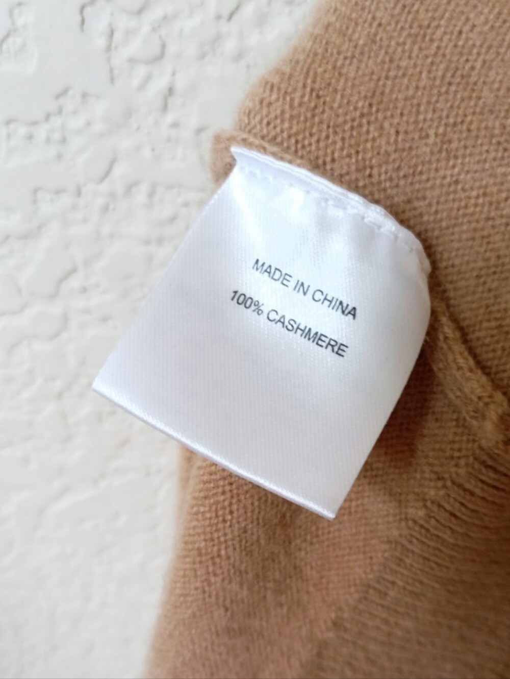 Quince soft camel color 100% cashmere v-neck sweater - Picture 10 of 11